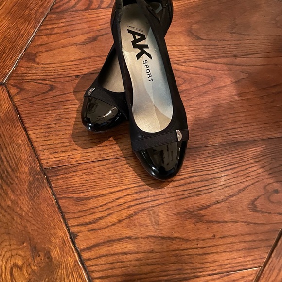 Ballet-style Shoe Atop A Block Heel-186 - Picture 4 of 4